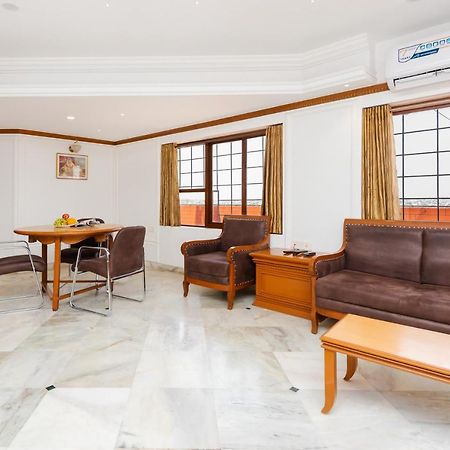 Hotel Galaxy Opp Surat Railway Station المظهر الخارجي الصورة