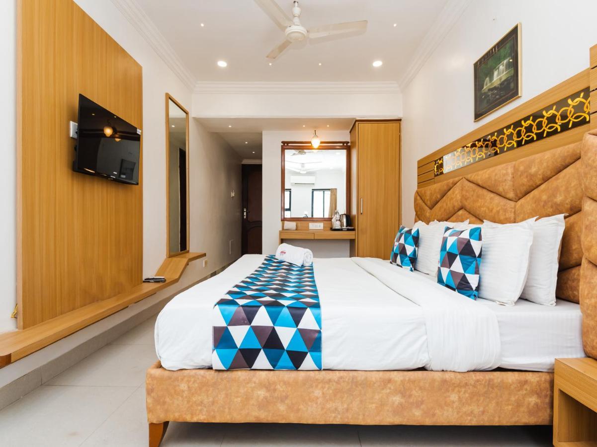 Hotel Galaxy Opp Surat Railway Station المظهر الخارجي الصورة